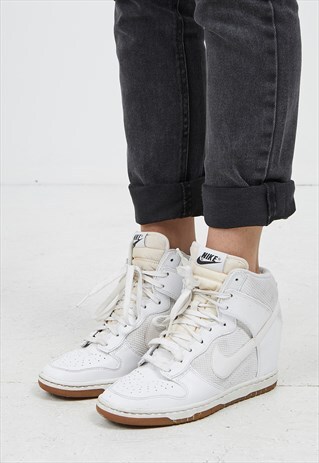 VINTAGE WHITE NIKE HIGH-HEELED PLATFORM TRAINERS