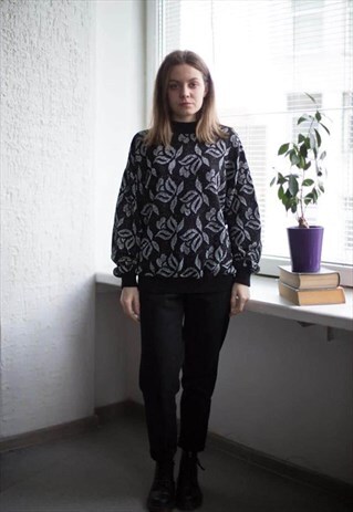 VINTAGE 80'S BLACK/SILVER GLOSSY JUMPER