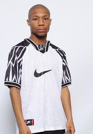 VINTAGE NIKE BIG LOGO FOOTBALL T-SHIRT WHITE BLACK
