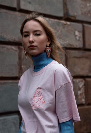 EMBROIDERED UNISEX FEMALE TEE