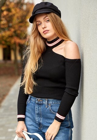 CUTOUT KNITTED TOP