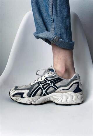 ASICS VINTAGE CLASSIC SNEAKERS