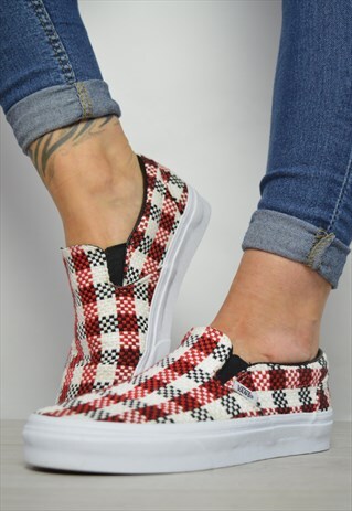 VINTAGE 90S RED WHITE & BLACK WOVEN CHECKED SLIP ON SHOES