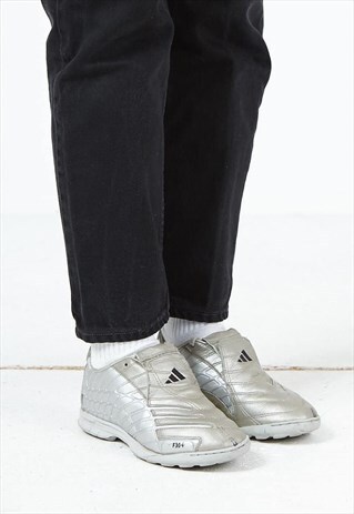 VINTAGE SILVER ADIDAS LEATHER FOOTBALL TRAINERS