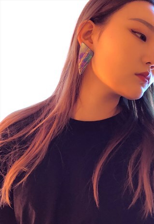 GOLD SPLASH METALLIC VIOLET VINTAGE TRIANGLE FINS EARRINGS