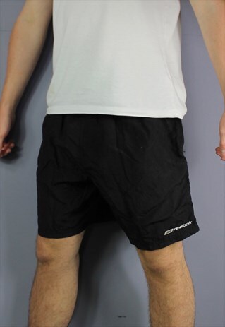 VINTAGE REEBOK SHORTS IN BLACK WITH POCKETS, EMBROIDERED LOG