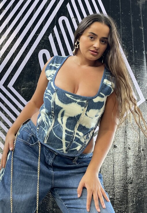 garment image