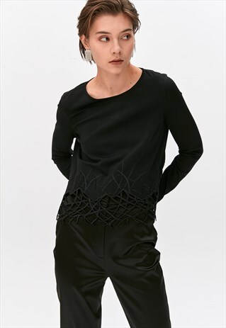 BLACK EMBROIDERED KNIT TOP