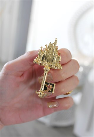 BROOCH PINS CASTLE
