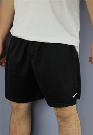 VINTAGE NIKE SHORTS IN BLACK WITH EMBROIDERED LOGO AND DRAWS