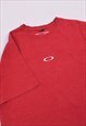 VINTAGE 00S OAKLEY ICON EMBROIDERED LOGO T-SHIRT IN RED