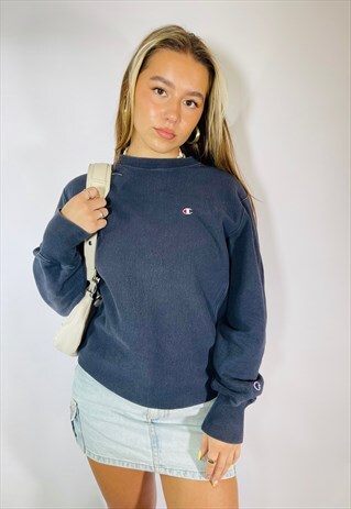 Vintage Y2K 00s Champion Navy Embroidered Sweatshirt