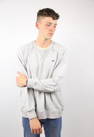 VINTAGE ADIDAS SWEATSHIRT