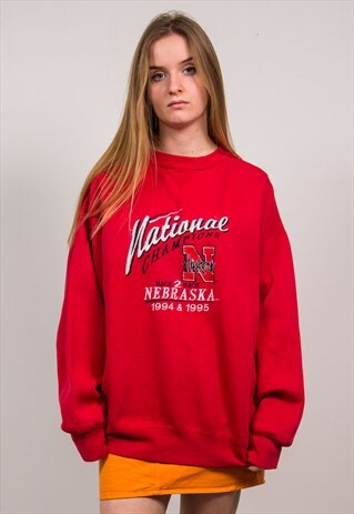 VINTAGE 90'S RED NEBRASKA USA EMBROIDERED SWEATSHIRT