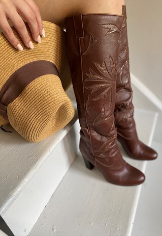 70's Ladies Vintage Brown Western Snake Leather Boots
