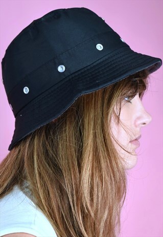 90S BUCKET HAT VINTAGE INSPIRED IN DARK BLUE EYELETS DETAIL