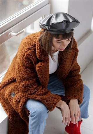 BLACK FAUX LEATHER BERET HAT