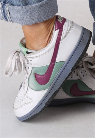 NIKE TRAINERS UK 7 , US 9.5 (ECR)