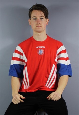 VINTAGE ADIDAS BAYERN MUNICH T-SHIRT IN RED WITH EMBROIDERED