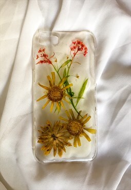 NEW IN - iPhone 7/8/SE2 Pressed Flowers Case/ Handmade Case