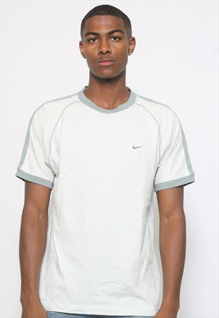 VINTAGE NIKE T-SHIRT