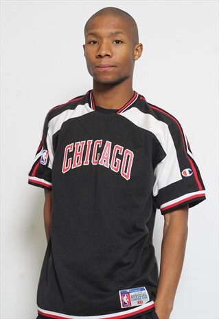 VINTAGE CHAMPION CHICAGO BULLS NBA EMBROIDERED T-SHIRT