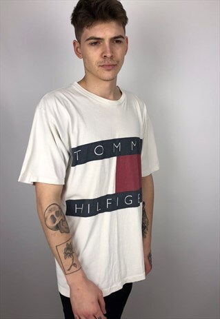 90S VINTAGE TOMMY HILFIGER T-SHIRT