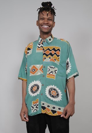 VINTAGE 90'S SHORT-SLEEVED GREEN TRIBAL PRINT SHIRT