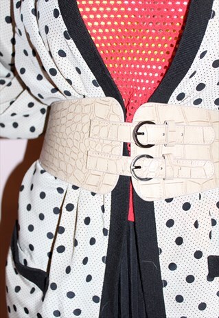 VINTAGE 1980S BEIGE PVC ELASTIC BUCKLE WASPIE CHUNKY BELT