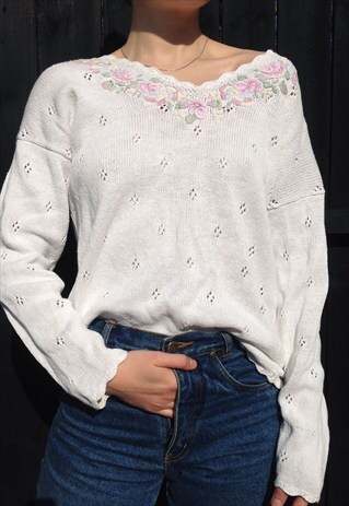 EMBROIDERED SWEATER