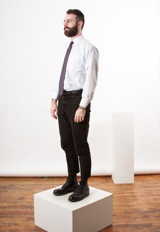 BLACK AND FLORAL NECKTIE