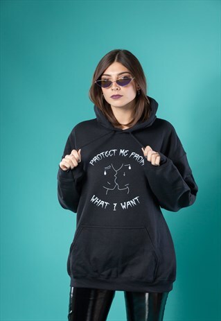 HOODIE IN BLACK WITH GIRL POWER PRINT