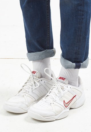 VINTAGE WHITE RED NIKE TRAINERS