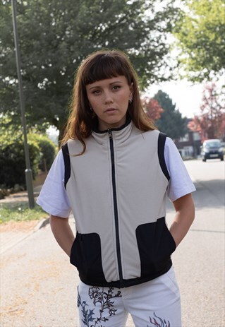 VINTAGE NIKE REVERSIBLE GILET FLEECE JACKET IN CREAM & BLACK