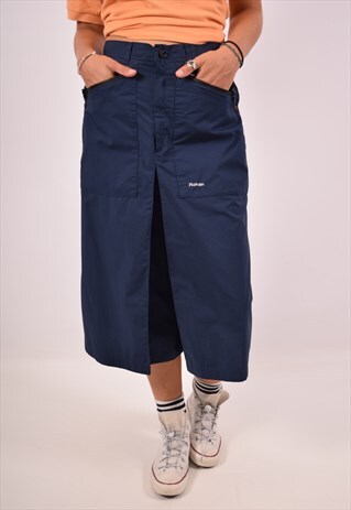 blue capri trousers