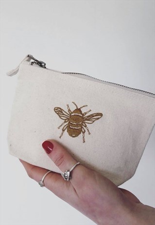 MAKE UP BAG IN NATURAL WITH BEE EMBROIDERY