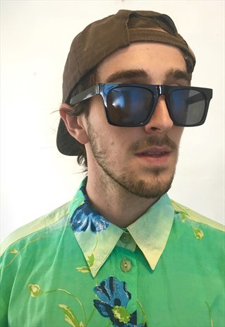 VINTAGE 90S BLACK SQUARE WAYFARER SUNGLASSES