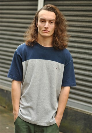 VINTAGE 90S TOMMY HILFIGER TSHIRT