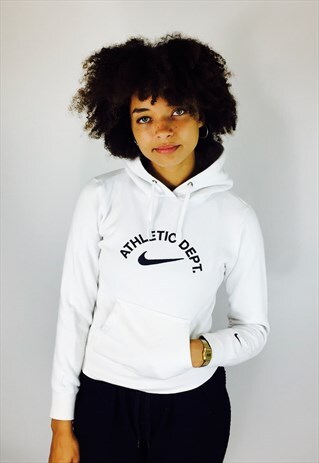 VINTAGE NIKE WHITE EMBROIDERED HOODIE