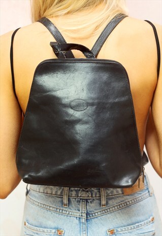 1990S VINTAGE JET BLACK REAL LEATHER BACKPACK