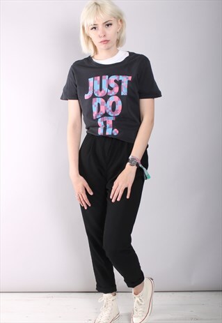 VINTAGE NIKE T-SHIRT