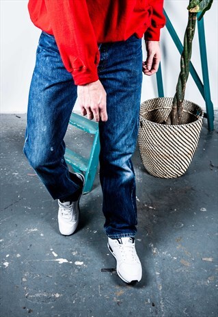 VINTAGE LEVI'S 501 JEANS IN BLUE DENIM WITH PAINT MARKS