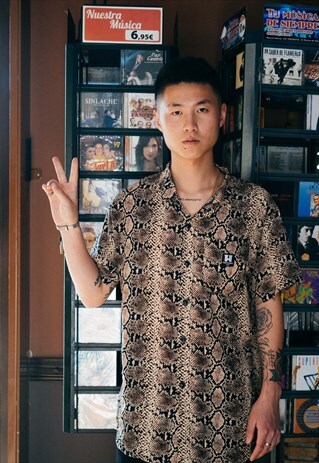 HANDMADE SHORT SLEEVED SHIRT IN BROWN SNAKE PRINT