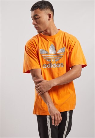 VINTAGE ADIDAS T-SHIRT