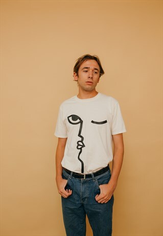 ABSTRACT FACE TEE