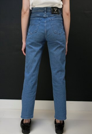 HIGH WAISTED BLUE JEANS
