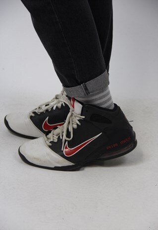 VINTAGE NIKE AIR MAX TRAINERS