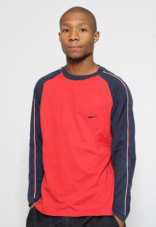 VINTAGE NIKE LONG SLEEVE T-SHIRT
