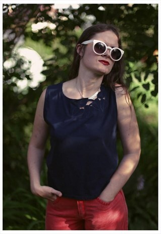 VINTAGE 90'S NAVY LEAF DECORATED SLEEVELESS BLOUSE