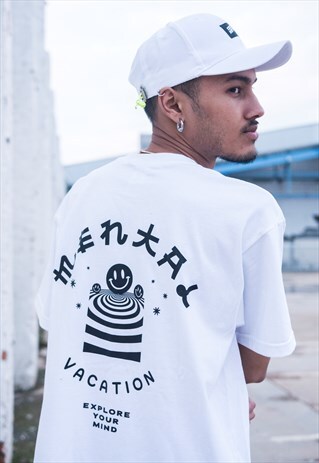 OVERSIZED T-SHIRT IN WHITE WITH MENTAL VACATION GRAPHIC